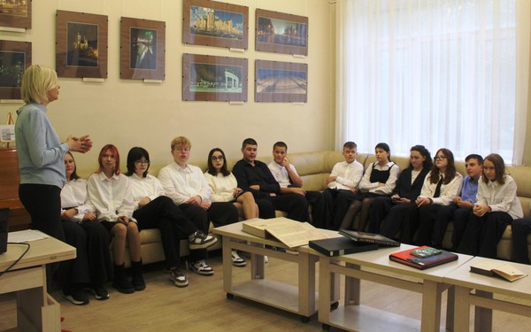 Литературный час «Поэтическое сердце России-Сергей Есенин»