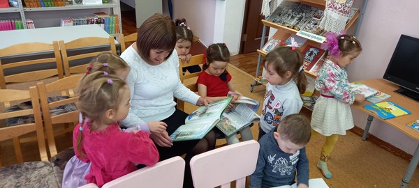 Громкое чтение «Сказочные птички»