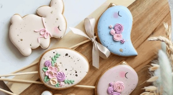 Декор из полимерной глины на спажке для кулича