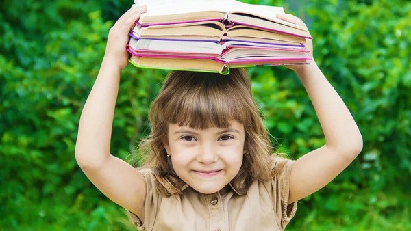 «Верю в силу книги»