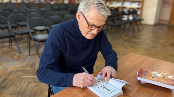 Творческая встреча с Валерием Хлыстовым «Судьбой определен по жизни путь»