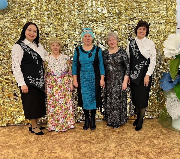 «Йөрәкләрдә-Тукай сүзләре»