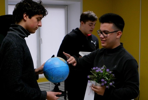 Познавательный час «Эврика, или Кто это придумал?»