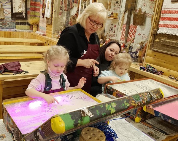 Творческая мастерская. Радужный песок