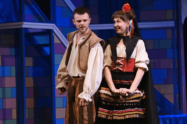 Спектакль «С любовью не шутят»