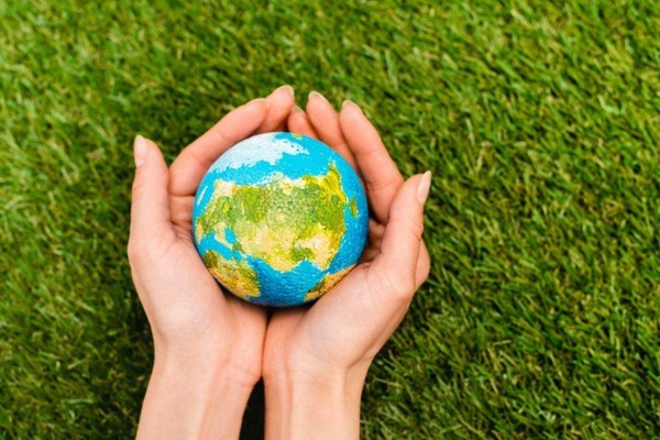 «Люди! Будьте бдительны!»