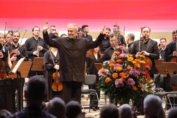 Концерт Валерия Гергиева и объединенного оркестра Мариинского и Большого театров