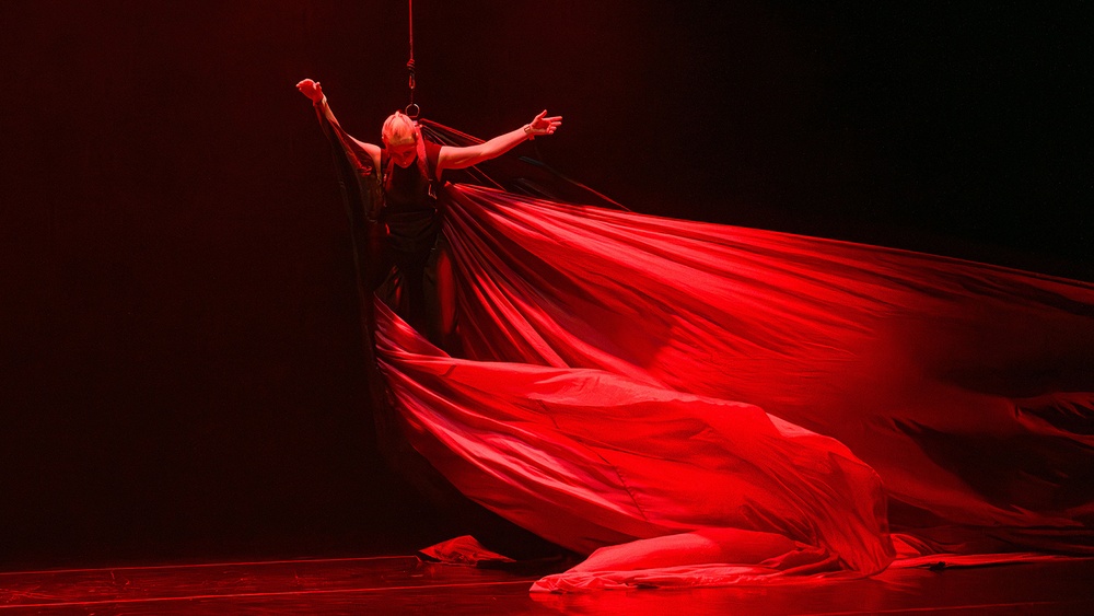 Танцевальный театр Фора. Спектакль "Слава".