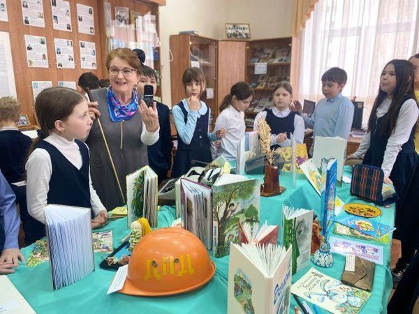 Экскурсия «Открой дверь в страну литературы»