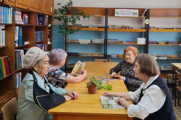 Заседание любительского объединения «Цветоводы Йошкар-Олы». Клематисы: разновидности, уход и размножение