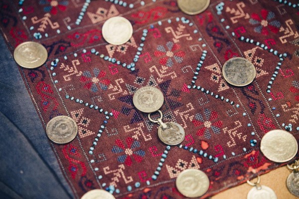 Выставка «Этноджинс: все оттенки индиго»