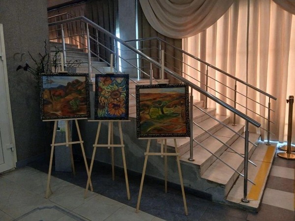 Выставка «Две стихии: долг и радость»