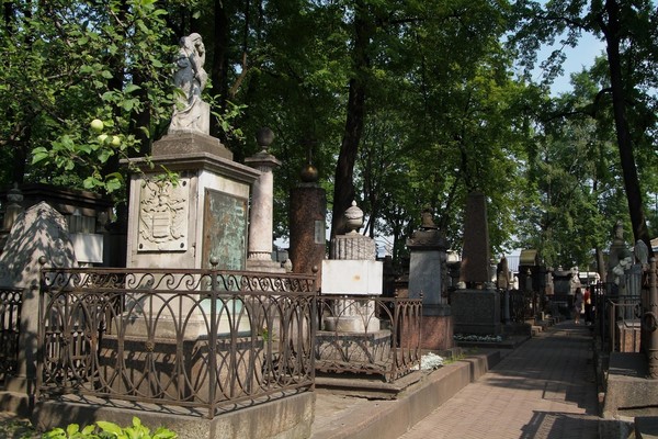 Экспозиция «Некрополь XVIII века»