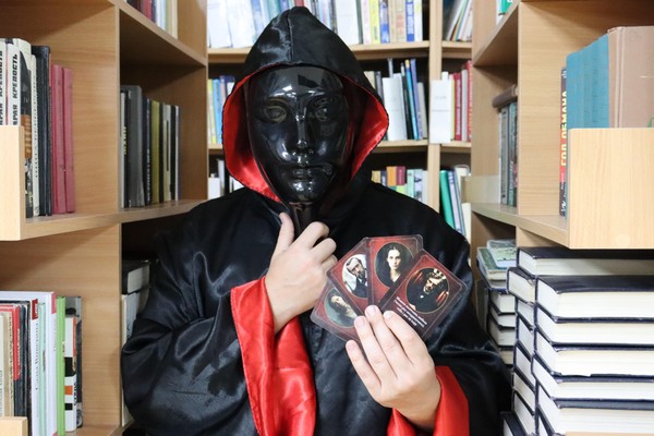 Интеллектуальная игра «Классика без учебника: расследуй, чтобы понять»