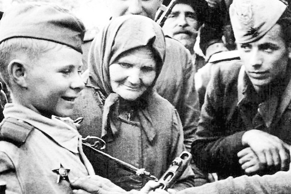 Урок мужества «Ты выжил. Семь историй детей, которые пережили ВОВ»