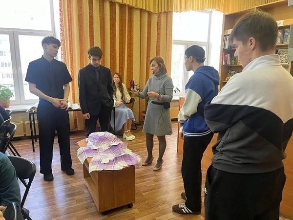 Сюжетно-ролевая игра «Трудовые будни библиотеки»