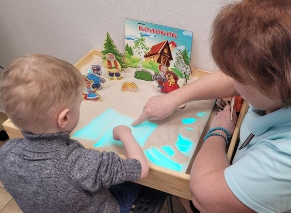Занятия на песочном столе