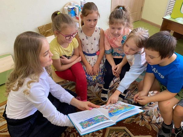 Познавательный час «Путешествие в страну сказок»