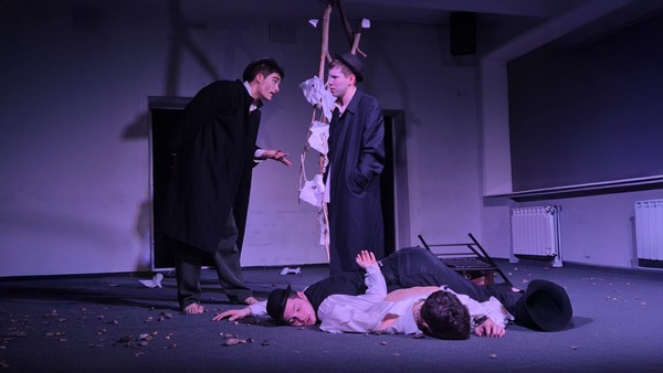 В ожидании Годо