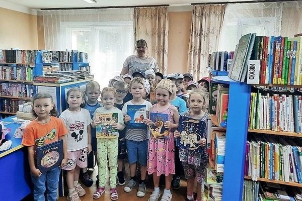Экскурсия «Ребятишки в гости к книжкам»