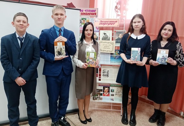 Литературно-героическая композиция «Женщины в погонах: исповедь военного поколения»