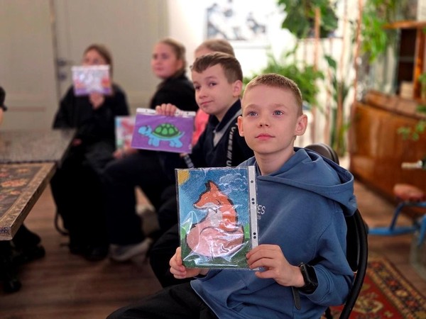 Библиотека приглашает на волшебное занятие по песочной терапии «Танец песчинок»