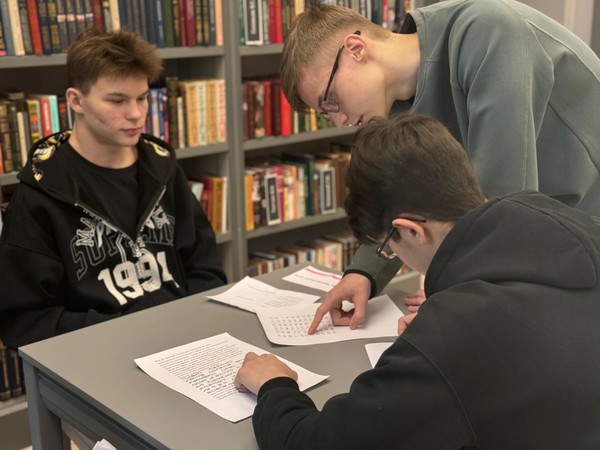 Квест «Книжные вселенные»