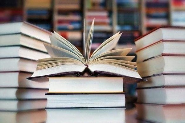Информационный час «Книга сквозь века»
