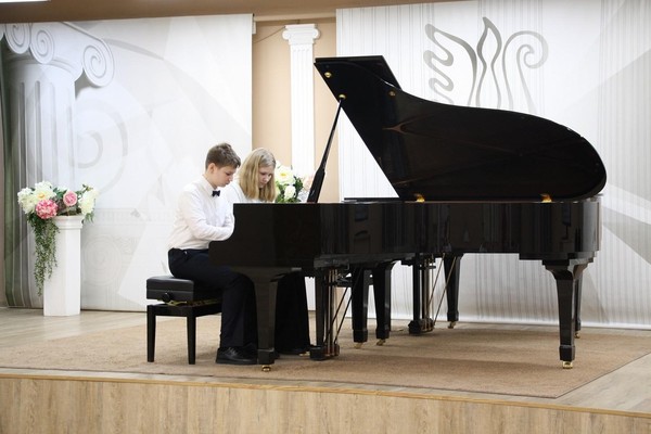Концерт выпускников фортепианного отдела