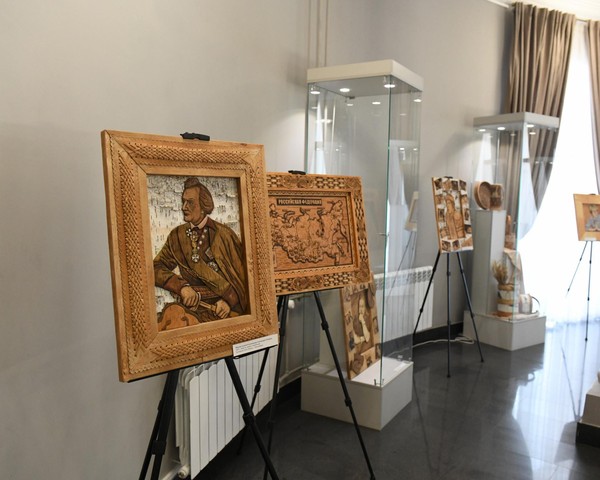 Выставка «Интересные люди глазами художника»