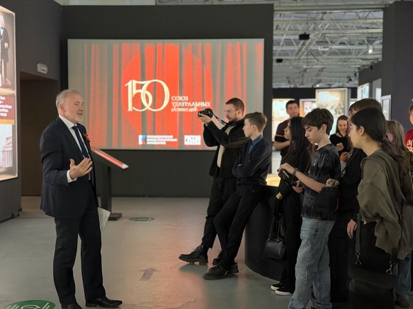 Экскурсия по экспозиции «150 артистов. Союз театральных деятелей»