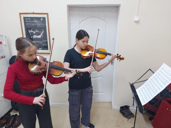 Концерт струнного отдела «Волшебных струн чарующие звуки»