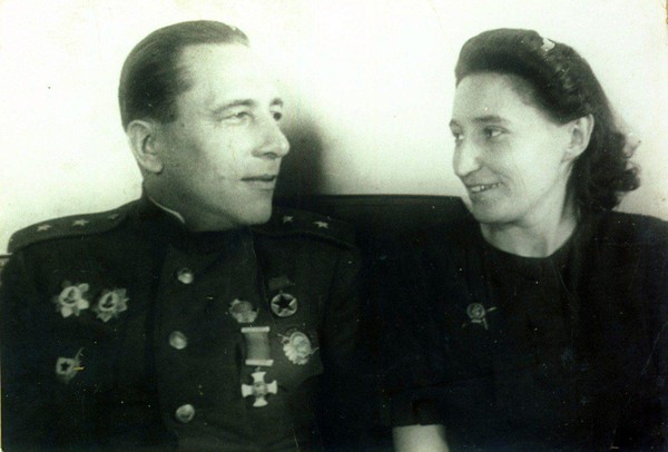 Выставка фотографий «Любовь длиною в жизнь»