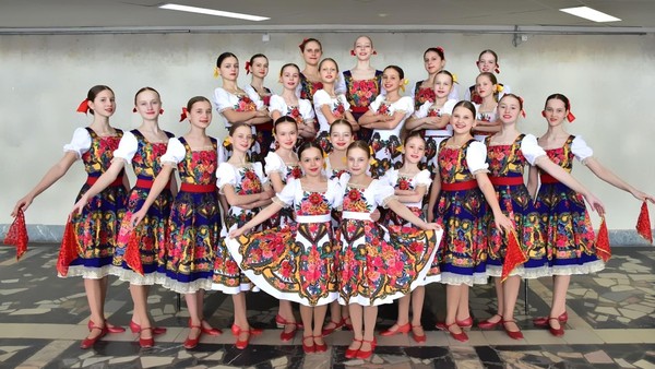 Отчетный концерт коллектива народного танца «Радуга»