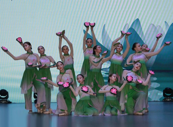 Отчетный концерт хореографического отделения «Танцевальная палитра»