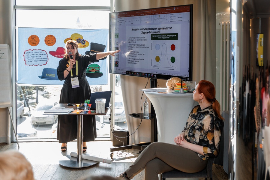 Онлайн-встреча по Курсу профессиональной подготовки коучей, бизнес-тренеров, фасилитаторов.