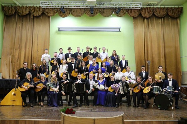 Программа «Под апрельский перезвон капели»