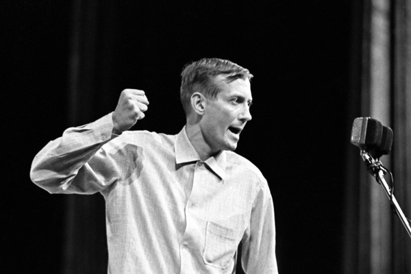 Вечер, посвященный творчеству Евгения Евтушенко. Театр «Диалог»