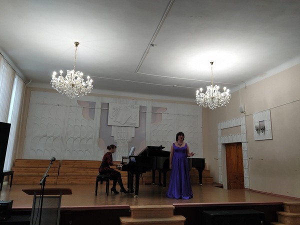 Концерт преподавателей Л.В. Шестопалова и И.О. Сафроновой