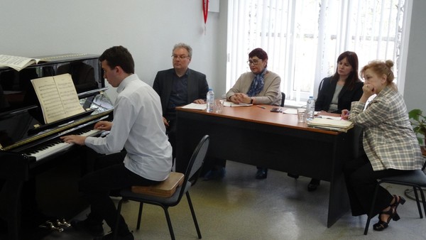 Вижу. Слышу. Играю