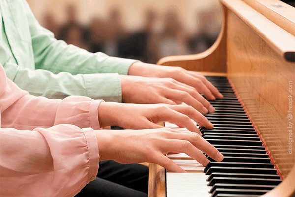 Городской конкурс фортепианных ансамблей и концертмейстерского класса «Вместе весело шагать»