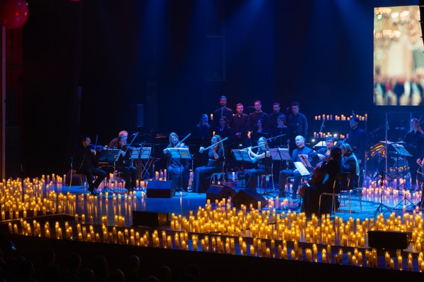 Neo Classic Orchestra. Мировые хиты неоклассики. 3000 свечей и хор