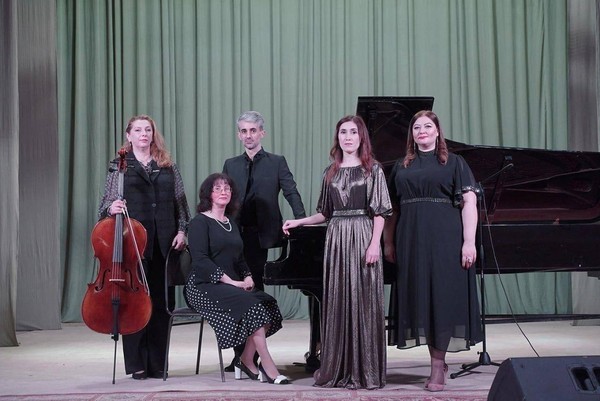 Музыкально-литературная программа «Это наша весна, это наша Победа!»