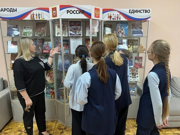 «Стиль жизни – здоровье»: беседа у выставки