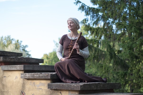 Lauda Novella. Средневековые песни о весне и любви при свечах