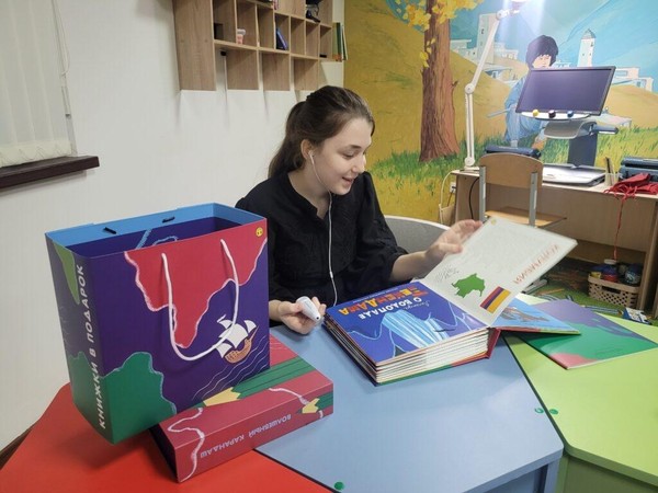 Экскурсия по библиотеке «Мы космонавты»