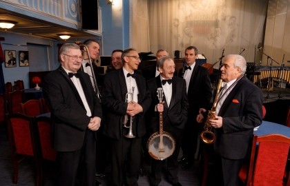 Парад на улице Бурбонов