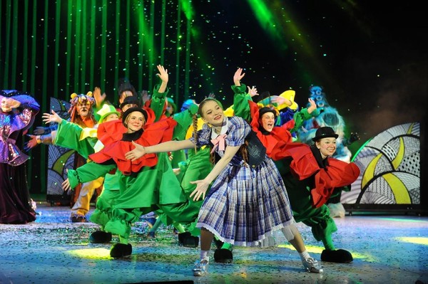 Спектакль «Невероятные приключения Элли»