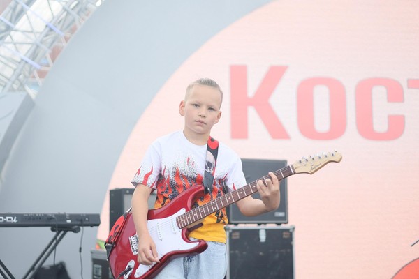 Мастер-класс для детей «Рок-н-ролл на пальцах: начинаем с гитары»