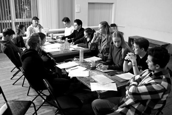 Спектакль «Долгая и счастливая жизнь»